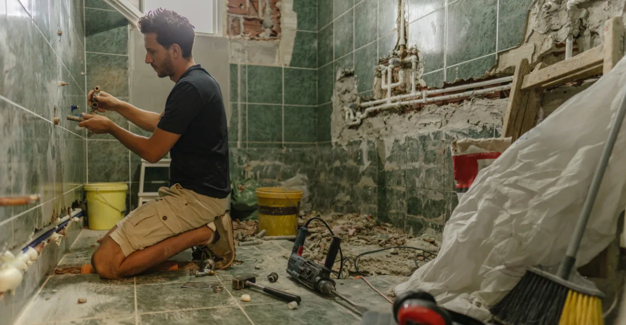 descubra quanto custa a mão de obra para reformar um banheiro