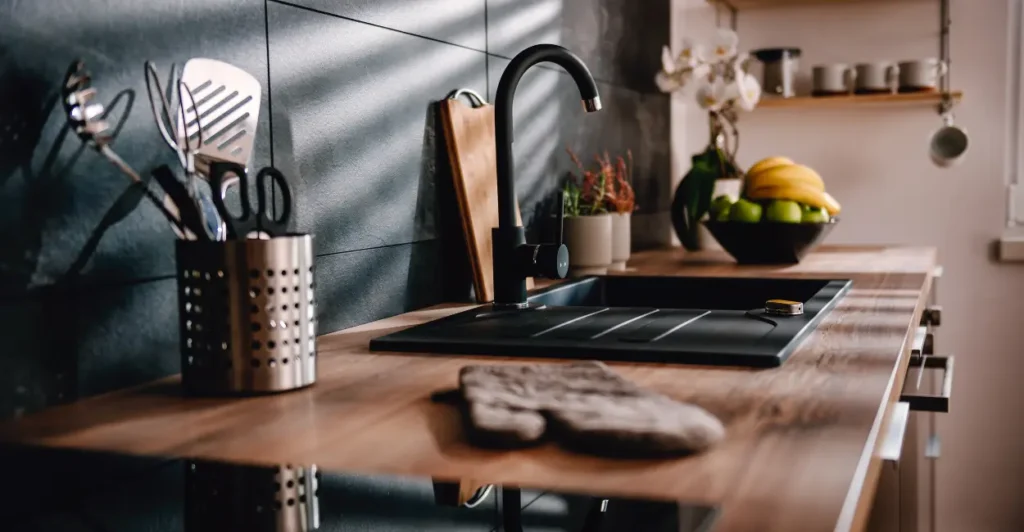 Aprenda a Escolher uma Torneira para Cozinha Pequena